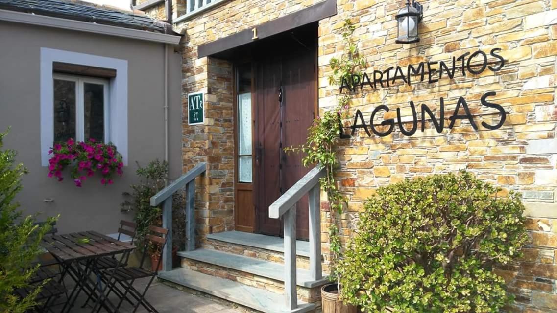 Apartamentos Lagunas 卡斯特罗波尔 外观 照片